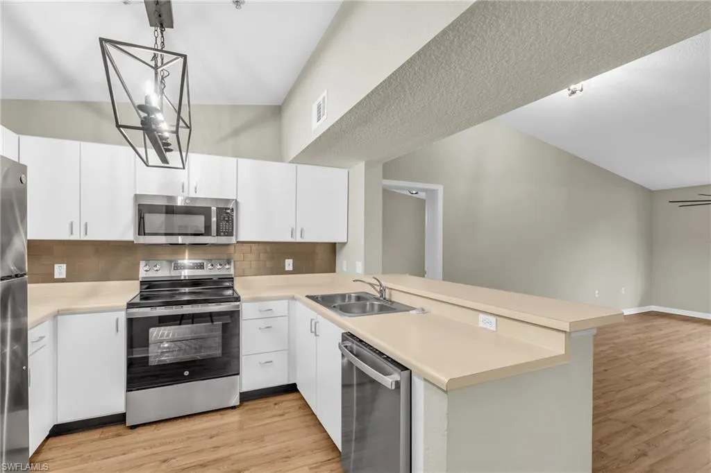 8271 Key Royal CIR Unit 932, Naples, FL 34119 (12)